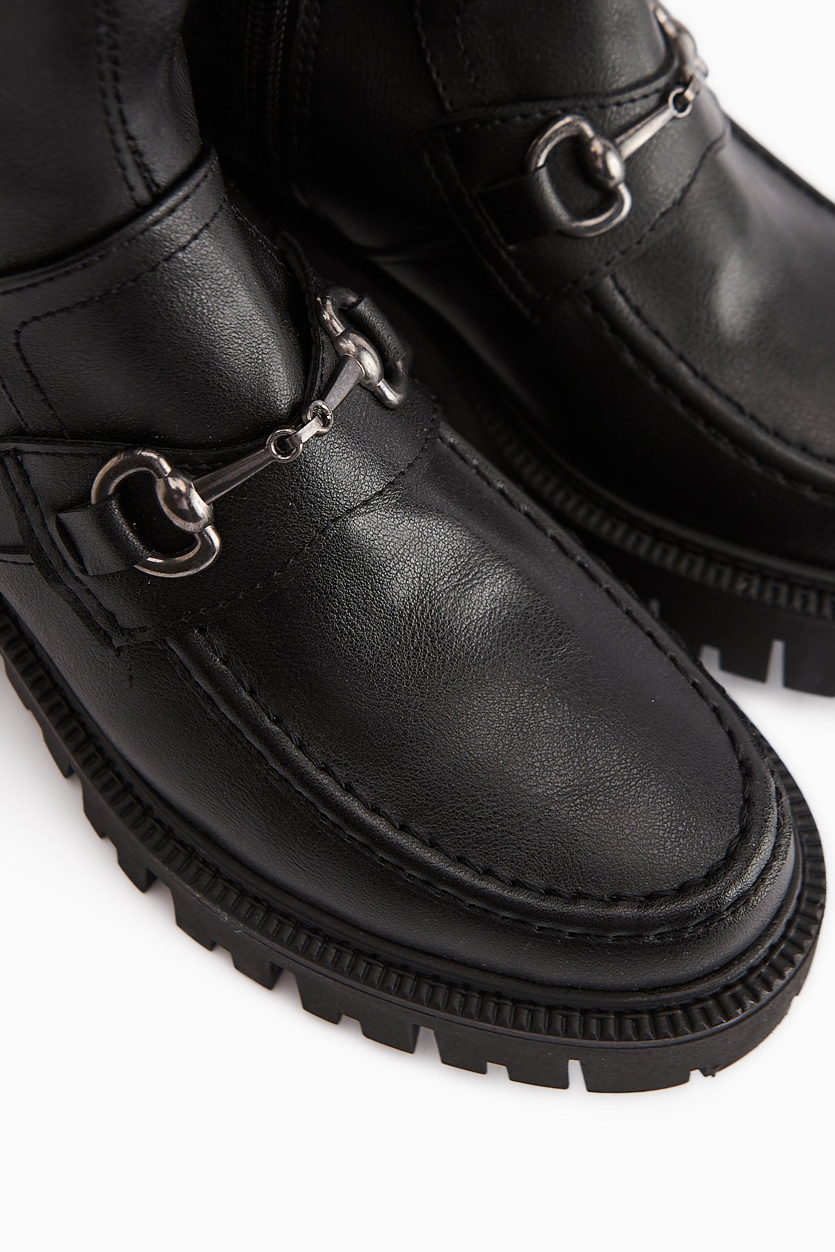 Meli Siyah Toka Detaylı Dalgıç Kumaşlı Tokalı Çizme