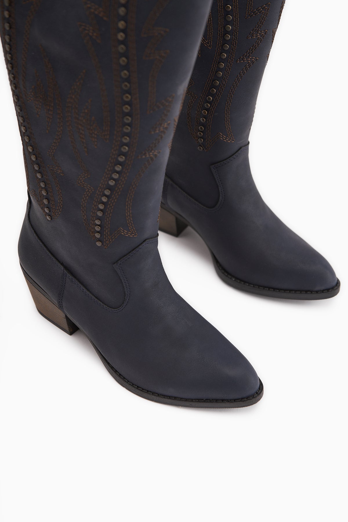Fizaro Lacivert Sivri Burunlu Nakışlı Zımba Detaylı Western Çizme