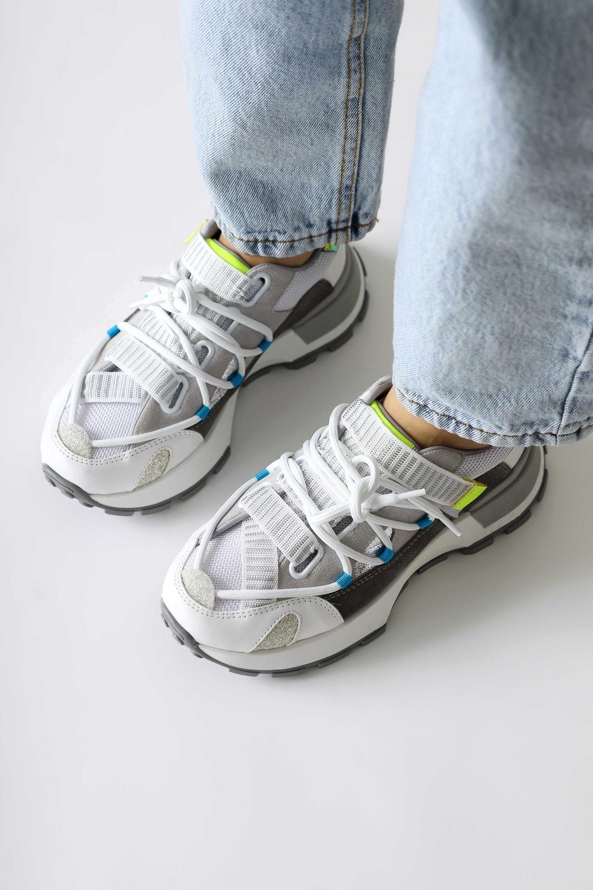 Nely Beyaz Asimetrik Bağcıklı Sneakers