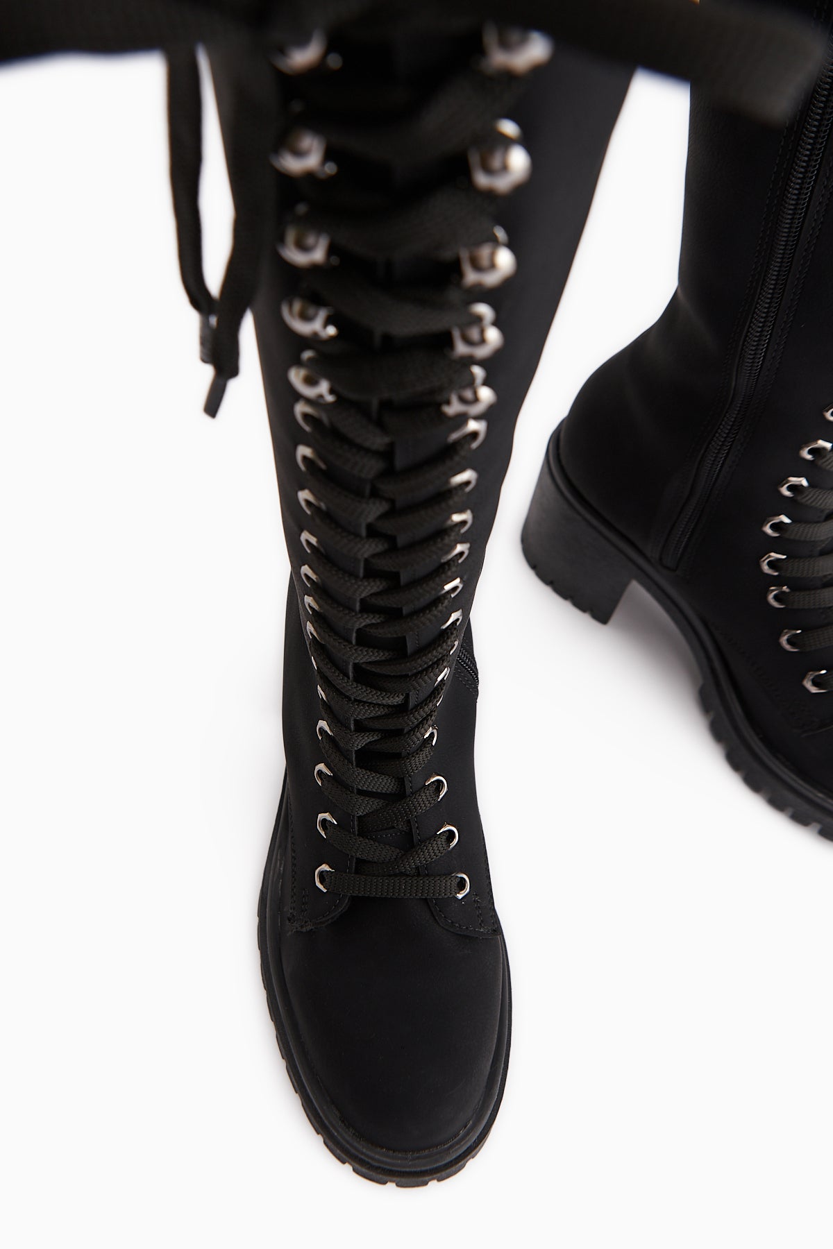 Bella Siyah Bağcıklı ve Fermuarlı Oval Burunlu Topuklu Kadın Çizme