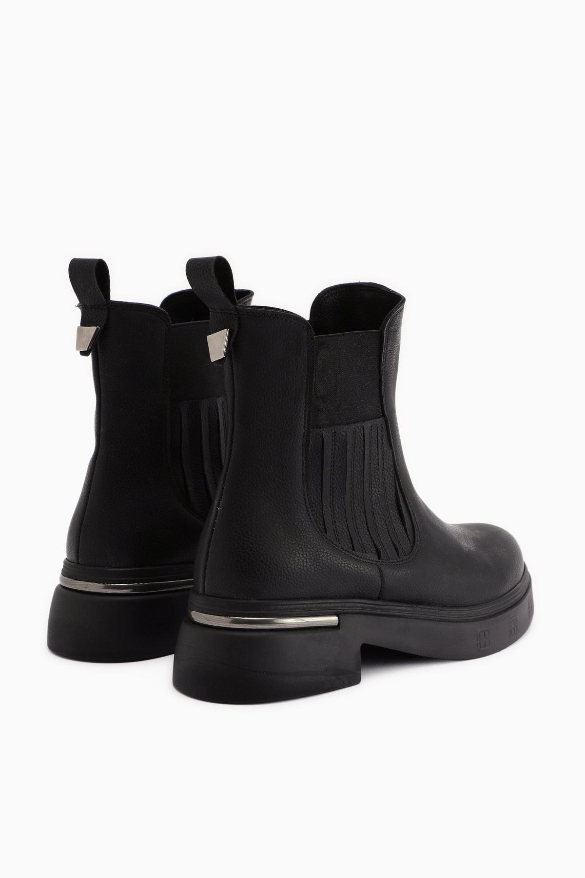 Pava Siyah Topuk Detaylı Çekme Bot