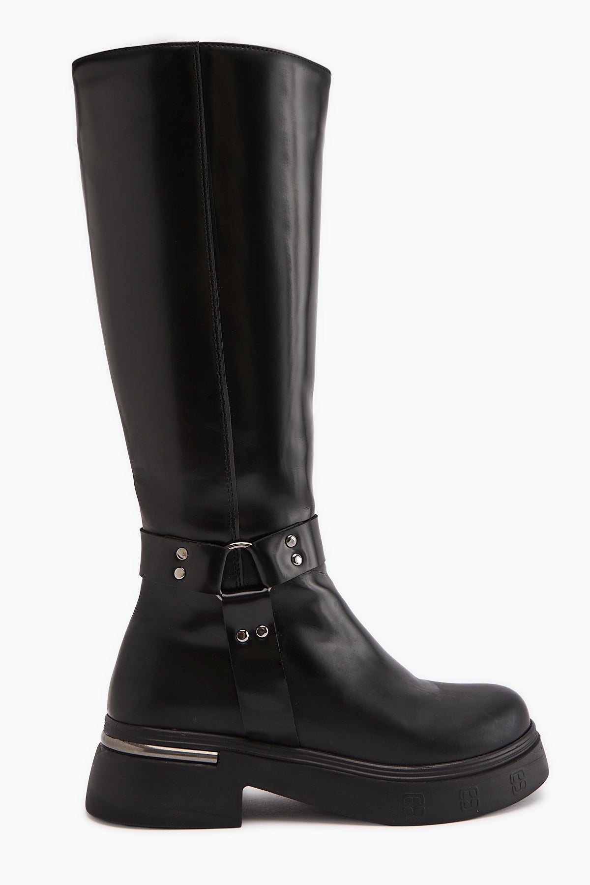 Lani Siyah Rugan Toka ve Zımba Detaylı Kalın Tabanlı Çizme