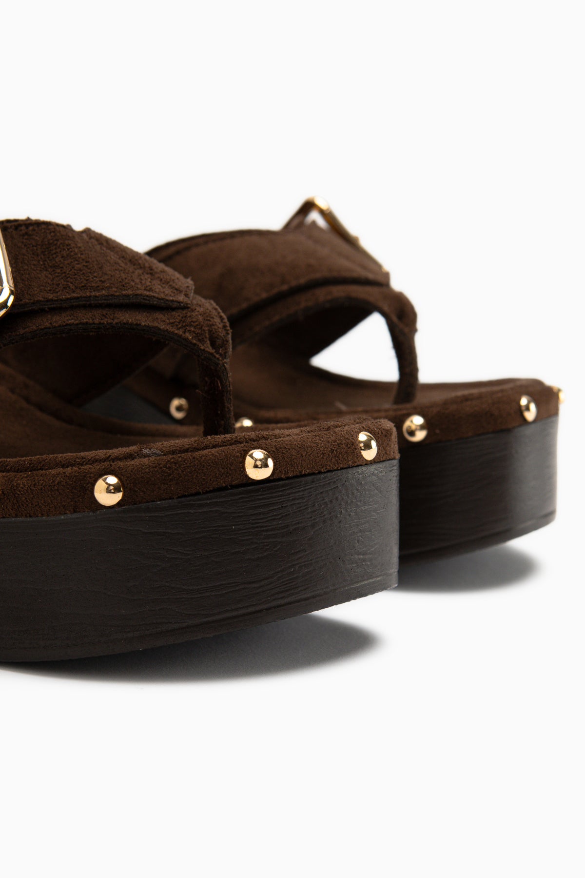 Arla Kahve Süet Toka Detaylı Dolgu Topuklu Kadın Terlik