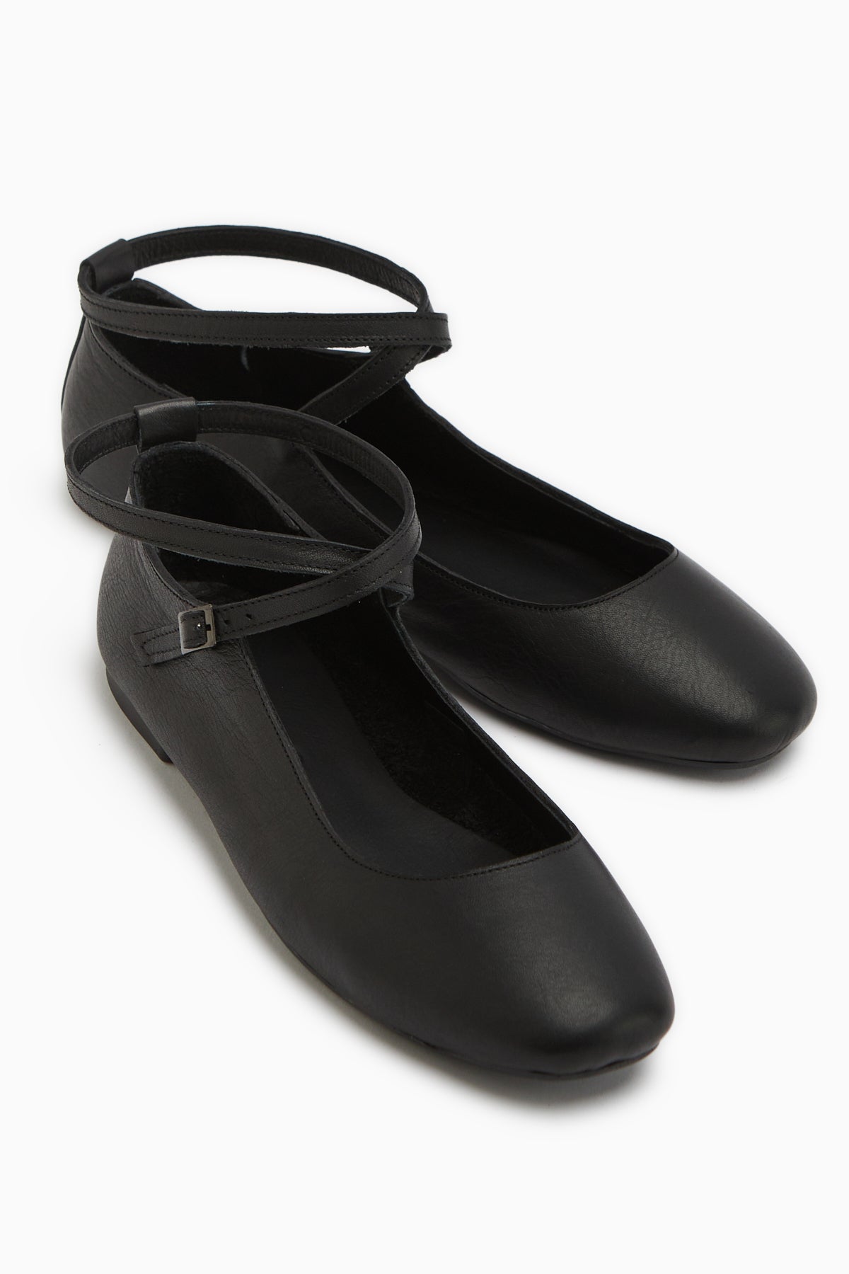 Ameli Hakiki Deri Siyah Çapraz Bantlı Balerin Kadın Ayakkabısı
