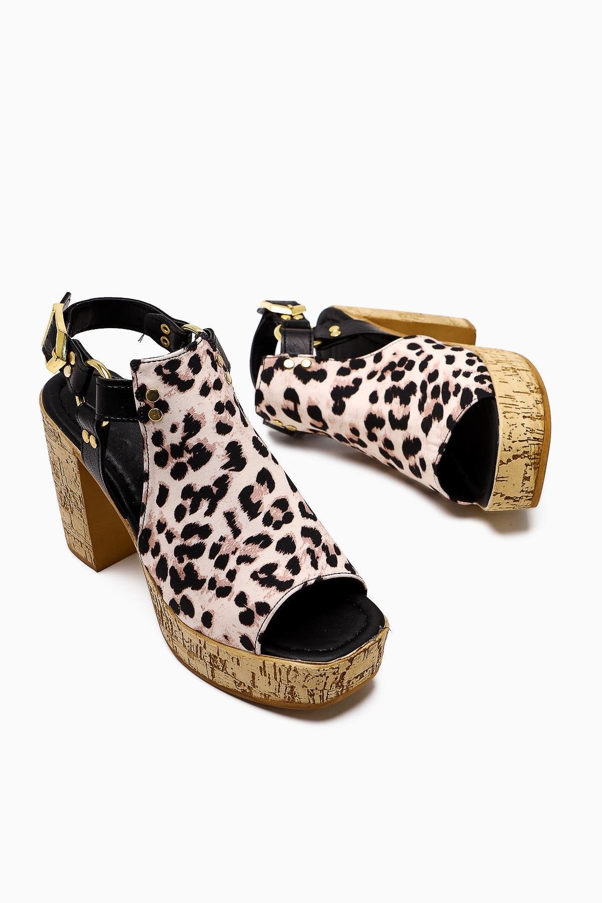 Hadel Siyah Leopar Kemerli Platform Topuklu Kadın Sandalet