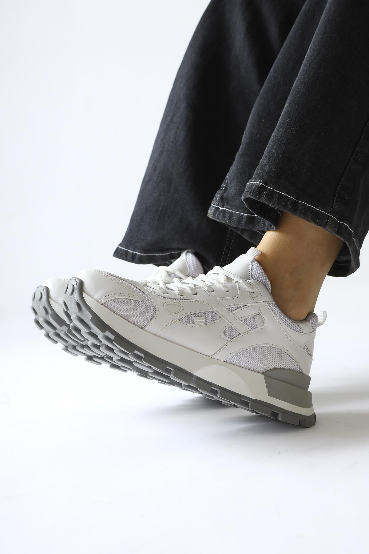 Siska Beyaz Bağcıklı Yüksek Taban Sneakers