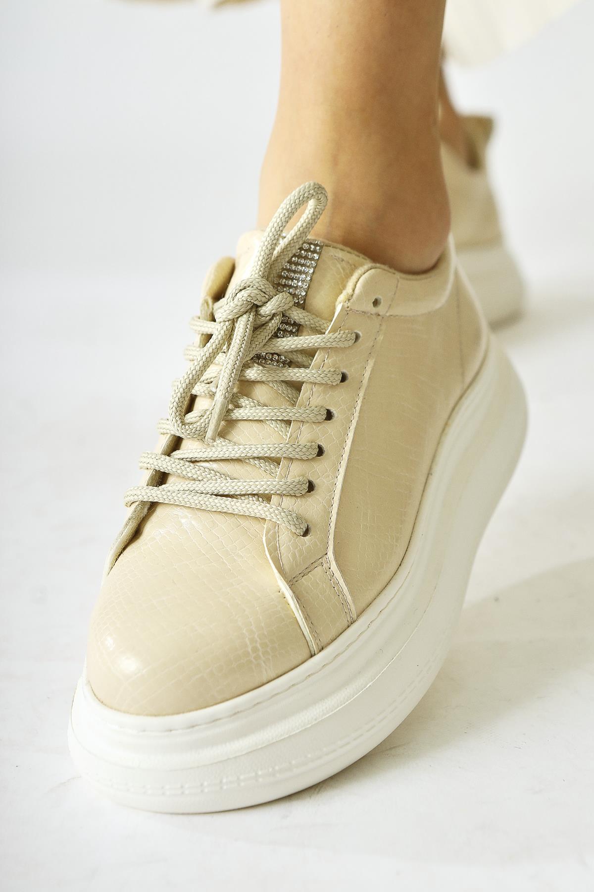 Shake Bej Taş Detaylı Sneakers (Parlak Bağcık Hediyeli)