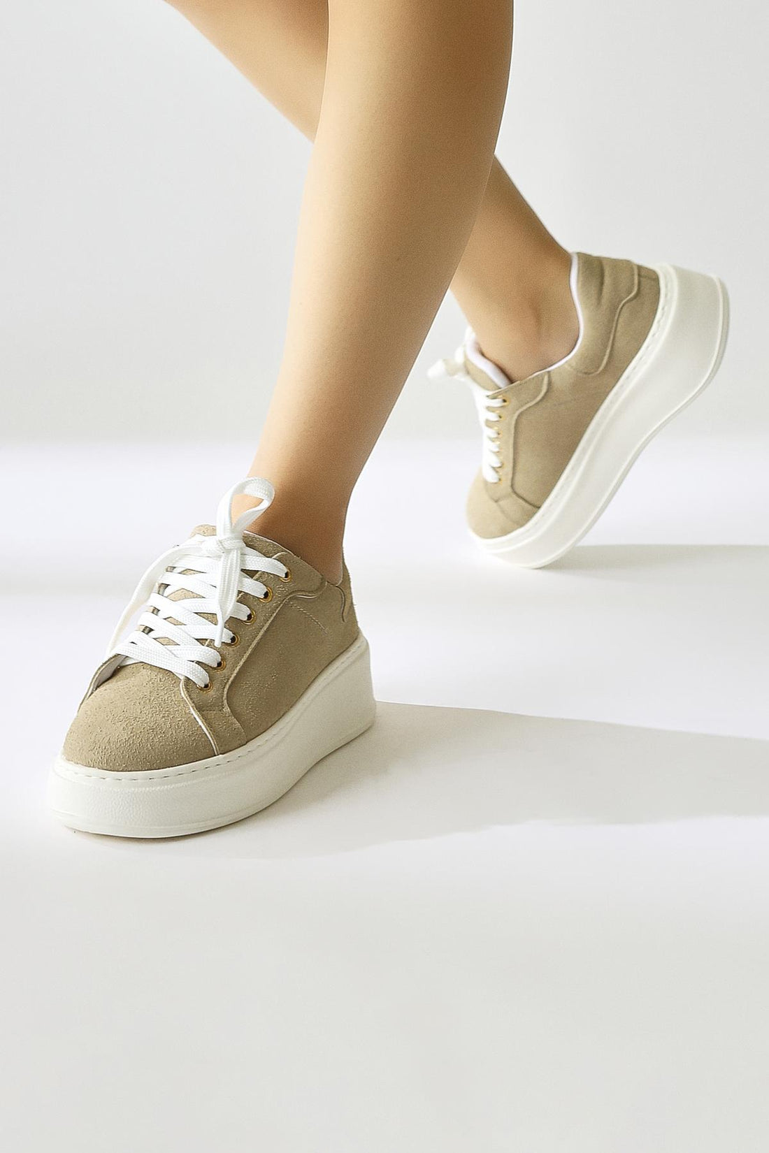 Lubica Krem Süet Oval Butunlu Kalın Tabanlı Sneakers