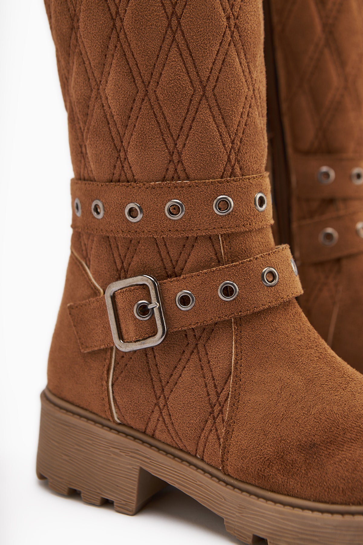 Carma Taba Süet Kemer Detaylı Kapitone Dikiş Çizme