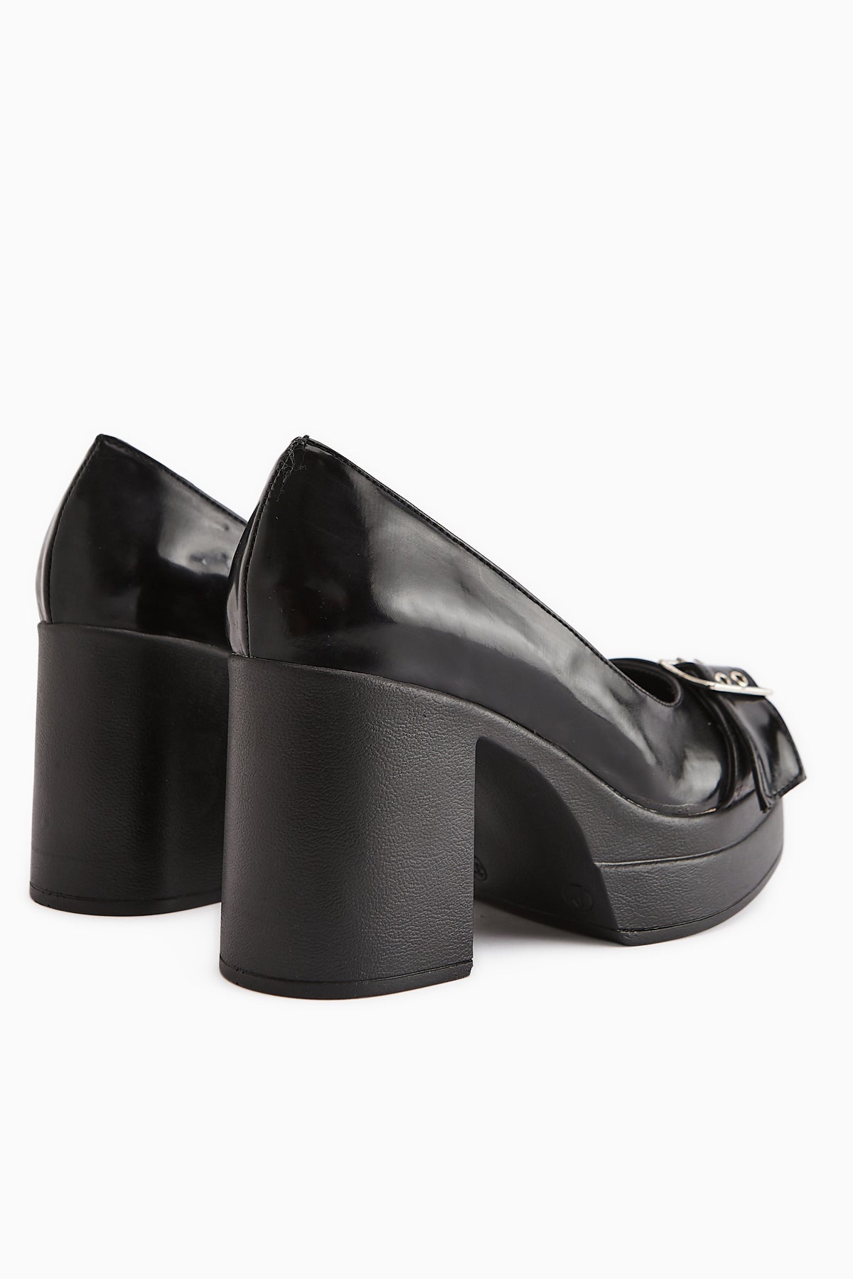 Salin Siyah Rugan Kemer Detaylı Dekolteli Topuklu Günlük Ayakkabı