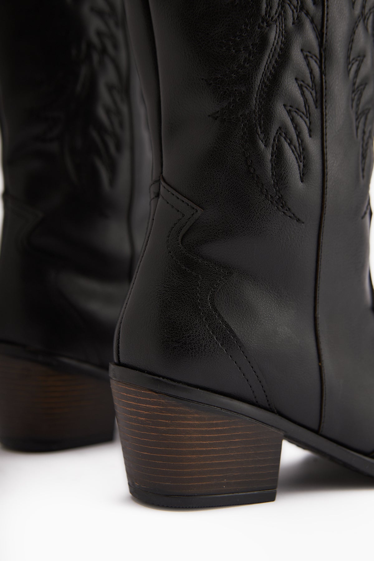 Florida Siyah Nakış Detaylı Sivri Burunlu Western Çizme