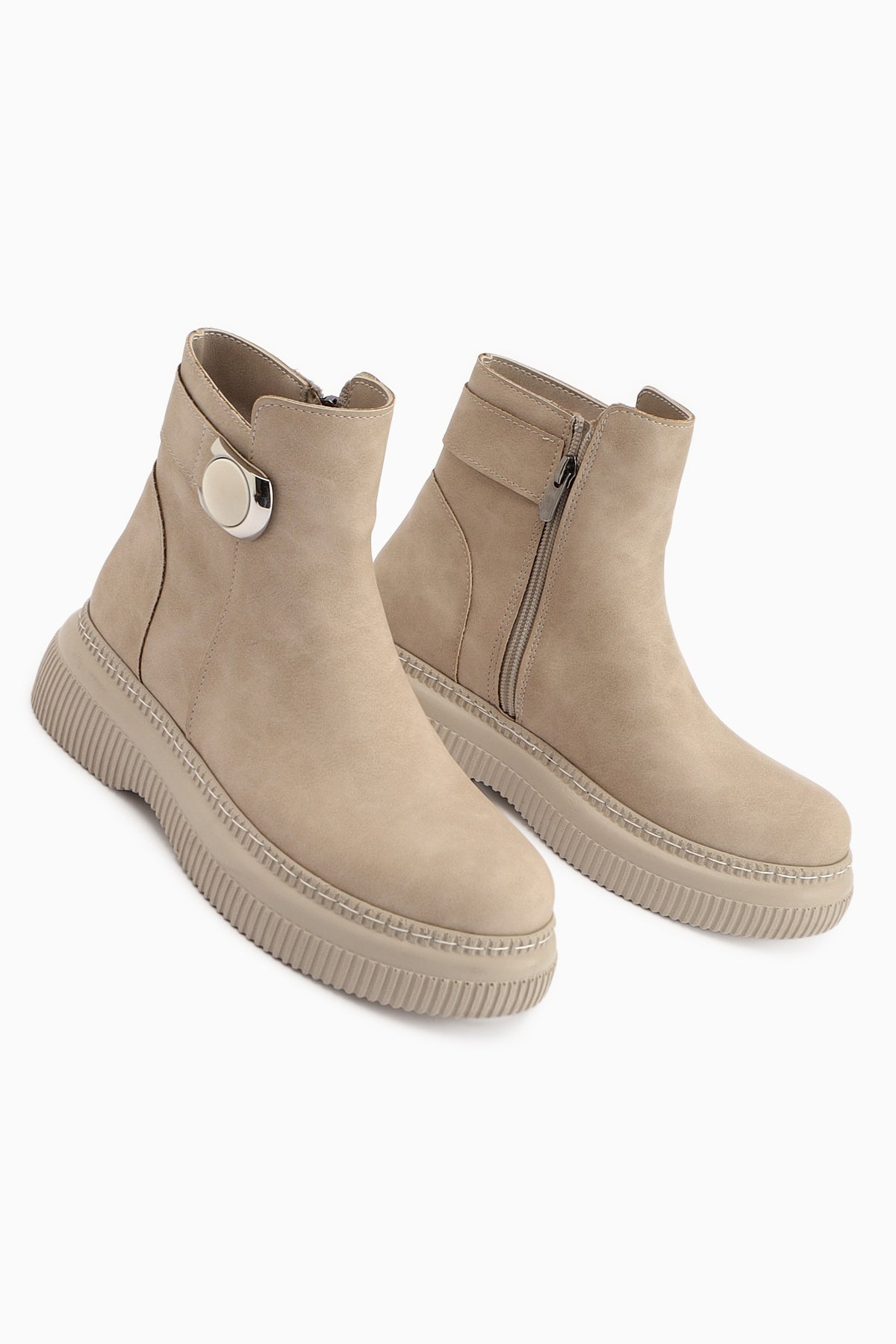 Caiza Krem Toka Detaylı Oval Burunlu Bot