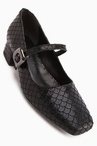 Abby Siyah Balık Pulu Dokulu Küt Burunlu Toka Detaylı Günlük Ayakkabı