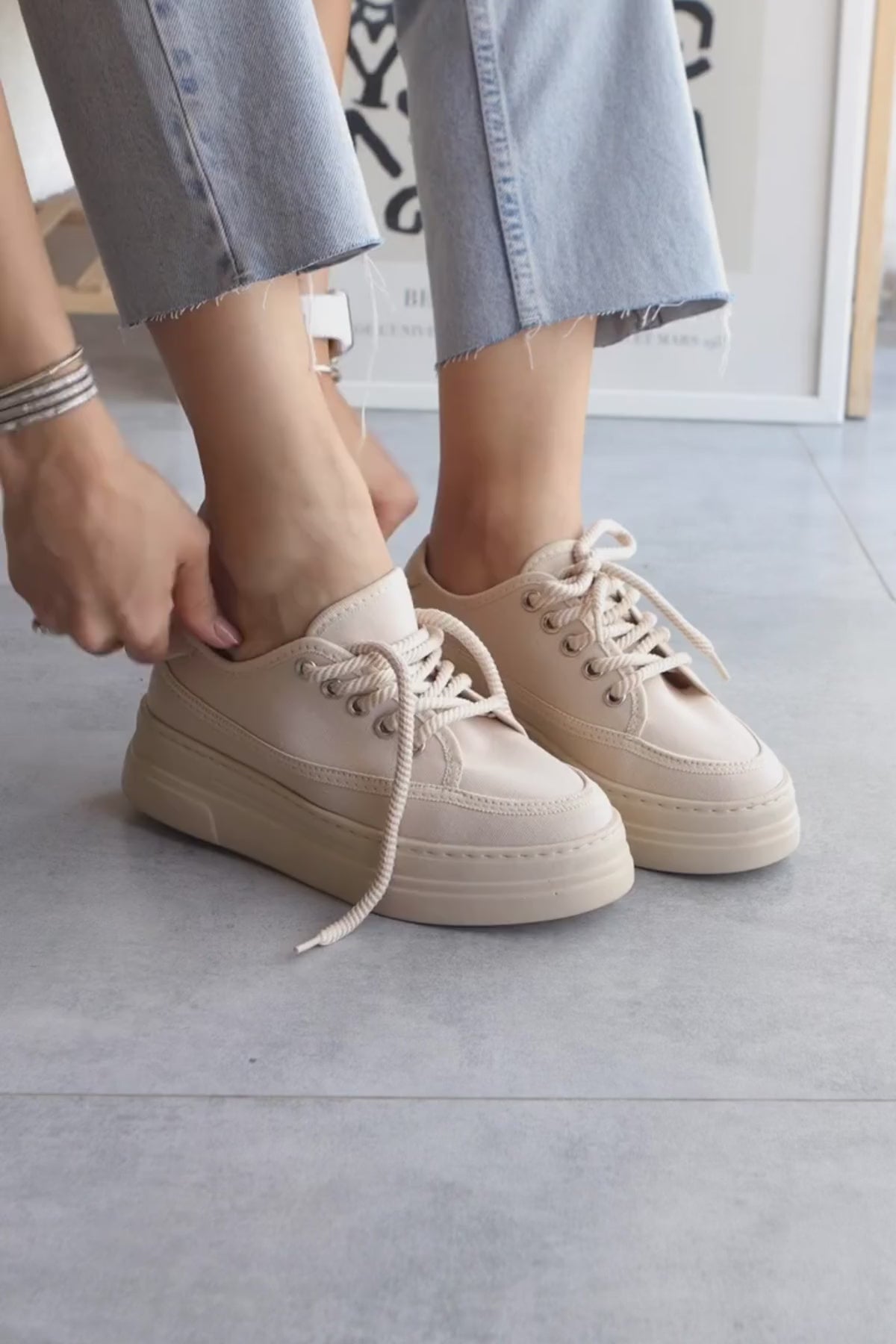 Sassa Beyaz Yüksek Tabanlı Bağcıklı Kadın Sneaker
