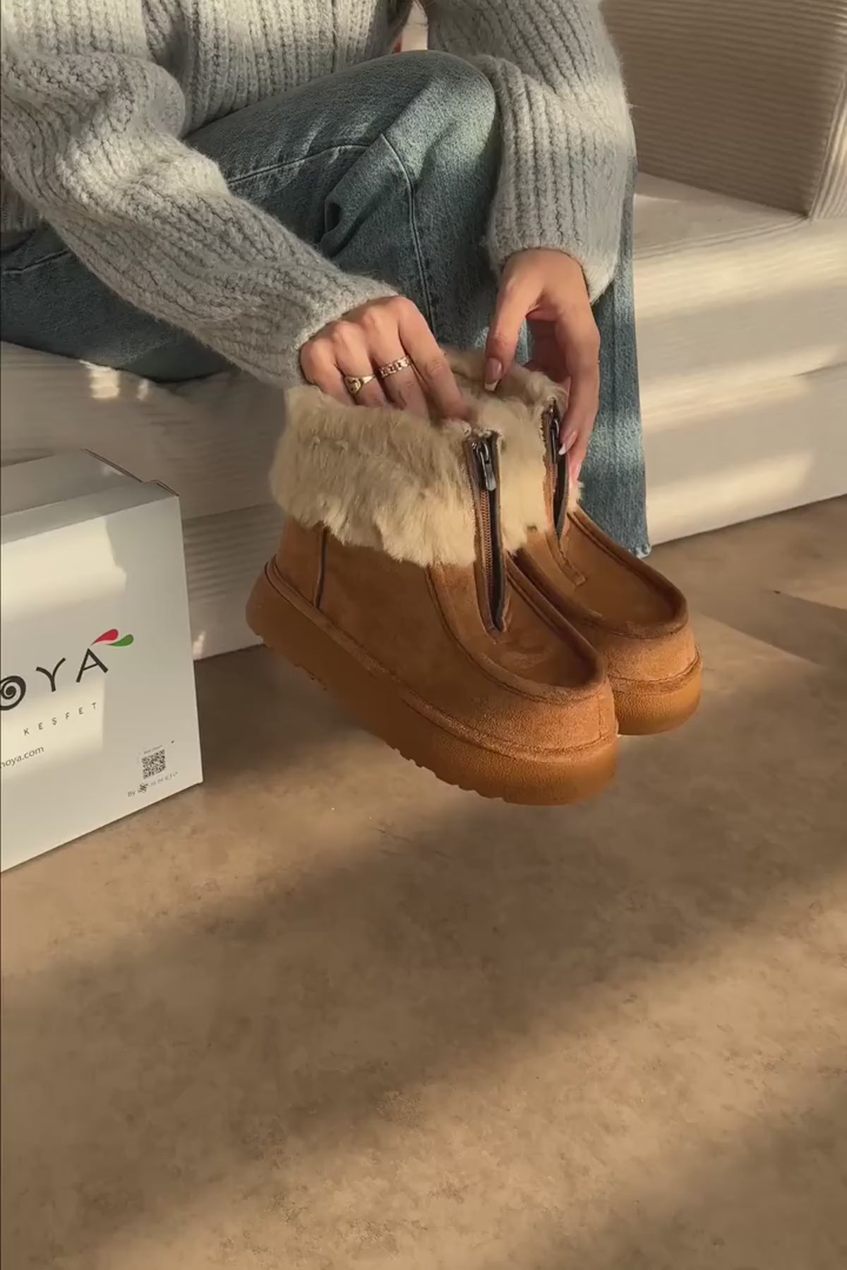 Erva Taba Süet Kürklü Kadın Bot