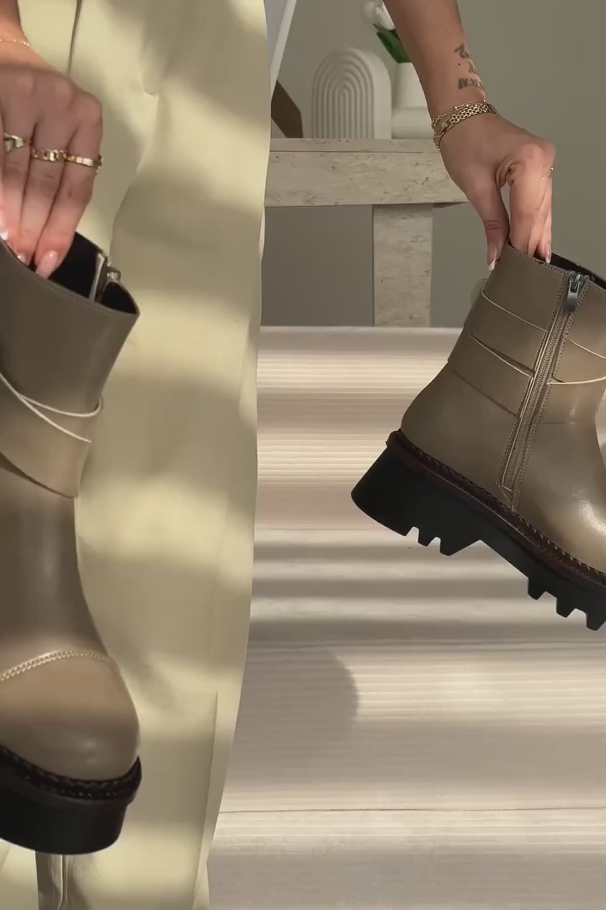 Cristin Vizon Yüksek Tabanlı Kadın Bot