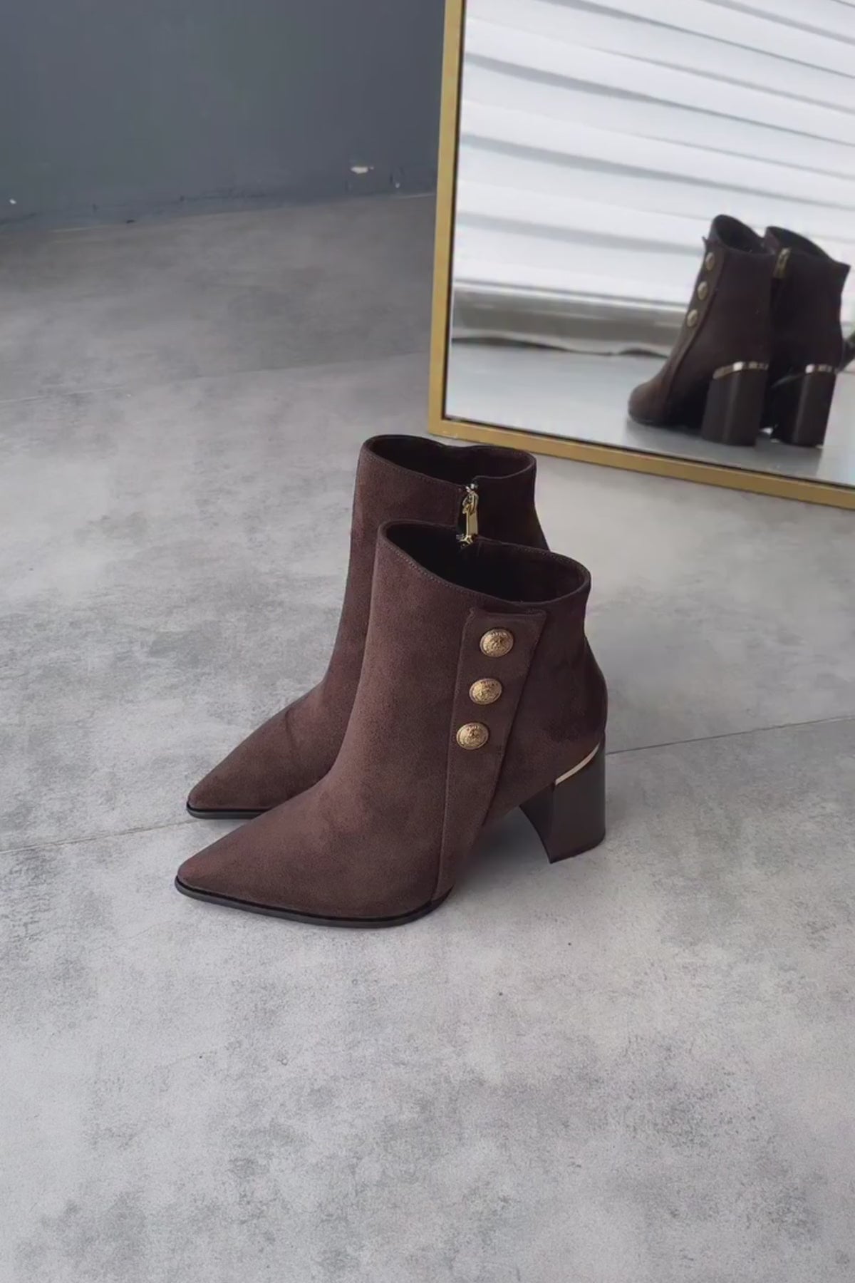 Mayvi Kahve Süet Toka Detaylı Topuklu Kadın Bot