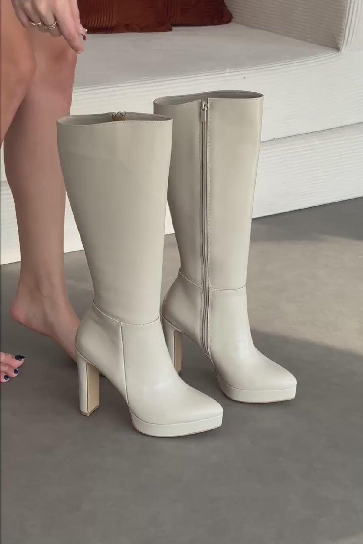 Ariya Bej Platform Topuklu Fermuarlı Kadın Çizme