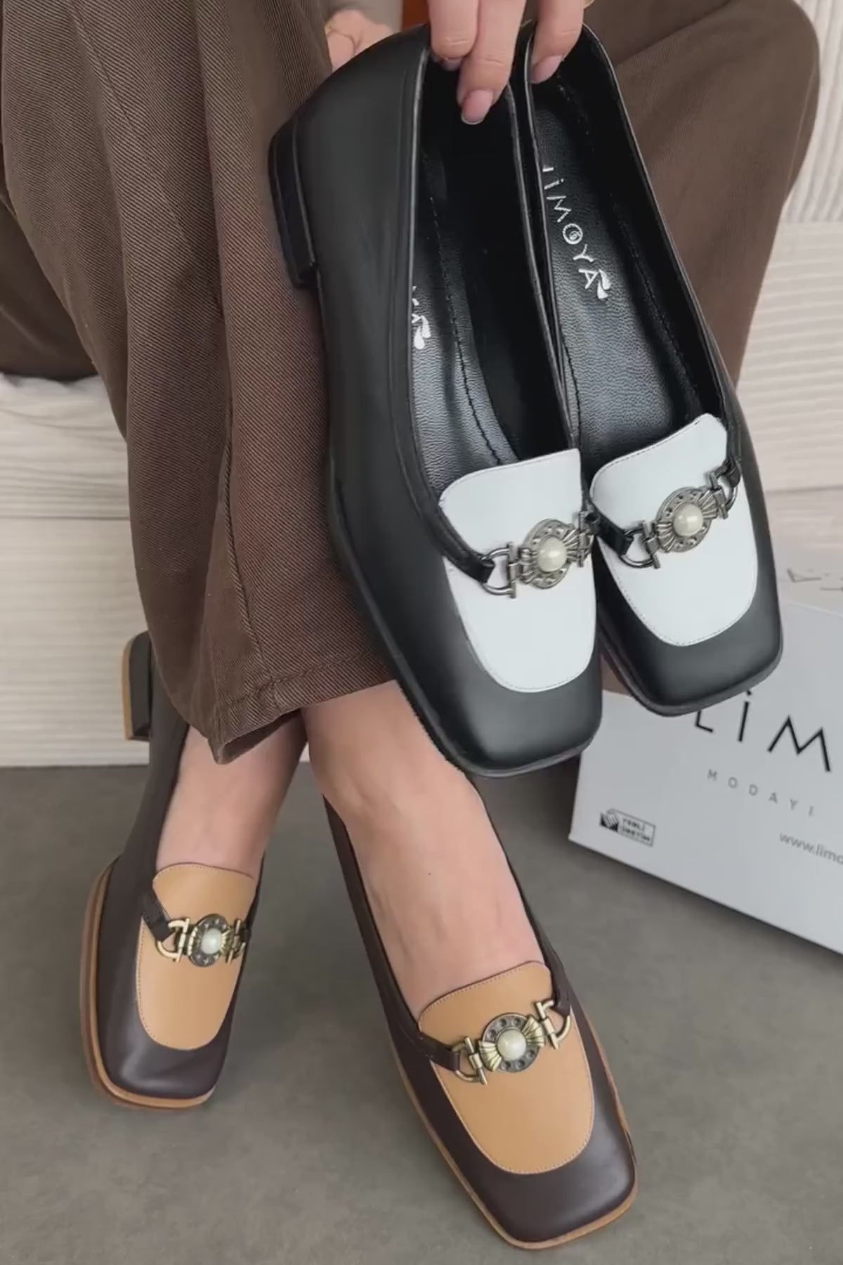 Sanie Hakiki Deri Siyah Tokalı Kadın Babet