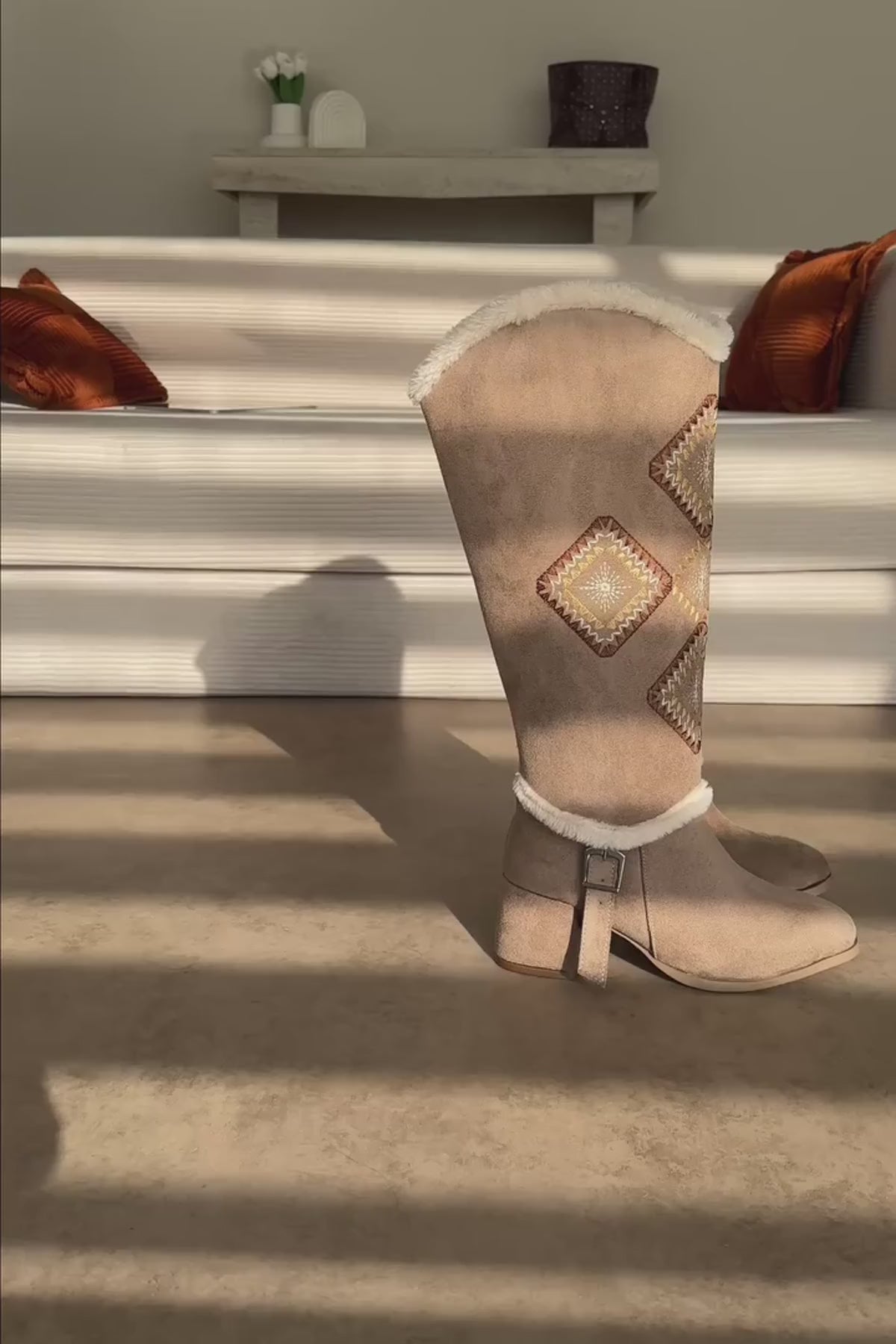 Hilka Kahve Çıkarılabilir Konçlu Etnik Desenli Bot-Çizme